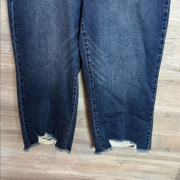 Judy Blue Dark Wash Cropped Jeans - Picture 5 of 5
